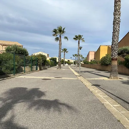 Accueillante, Parking - 4 Pers. - Fr-1-795-79